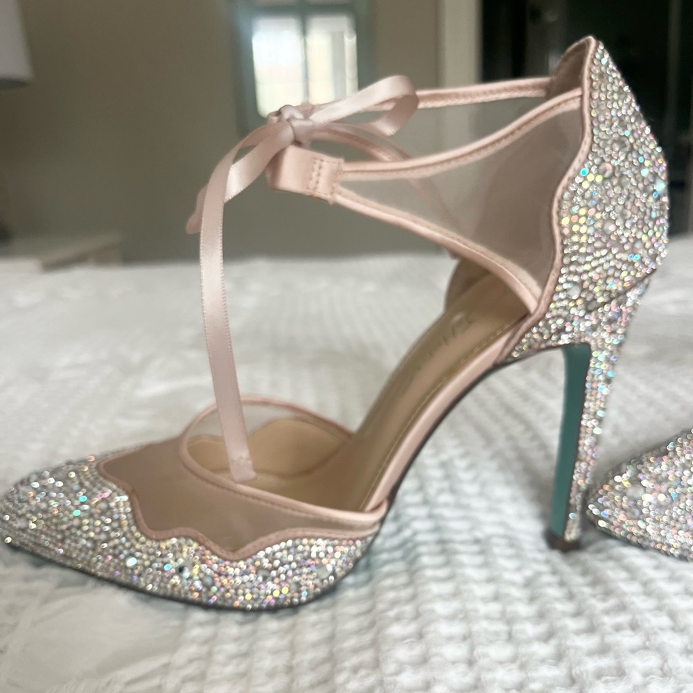 Betsey Johnson Women's Iris Evening Pumps Wedding Something Blue Sole - Picture 6 of 11